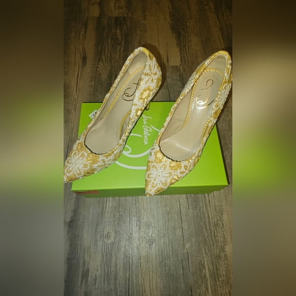 Shoes - Picture 1 of 6